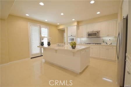 Building Photo - 172 Sanctuary