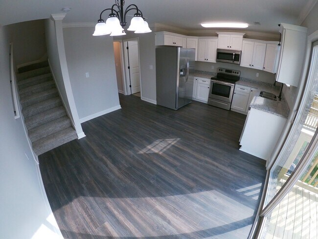 Building Photo - Townhome in the center of Hartsville!!
