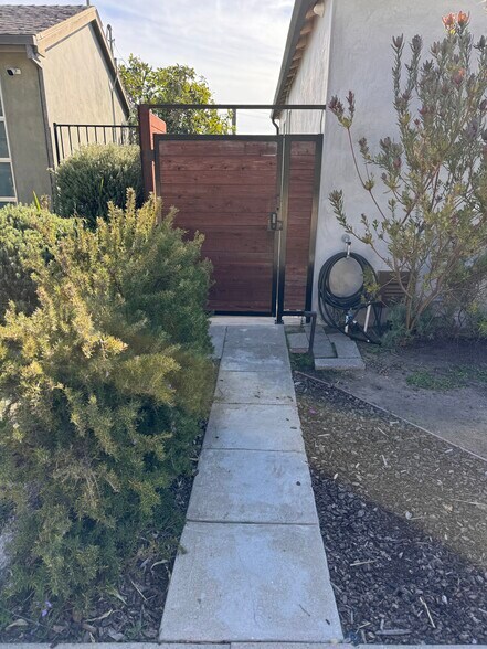 Primary Photo - 1726 Bryn Mawr Ave