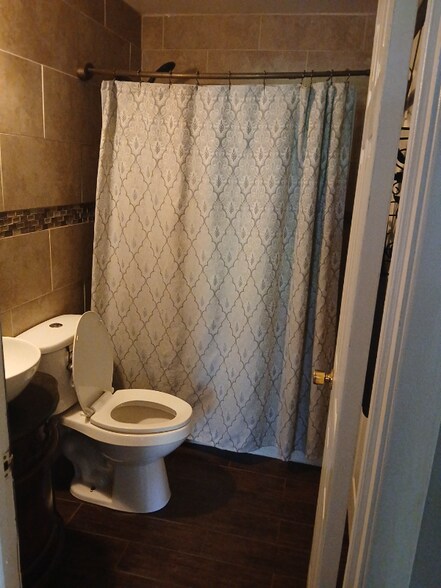 Building Photo - 5 Martin St