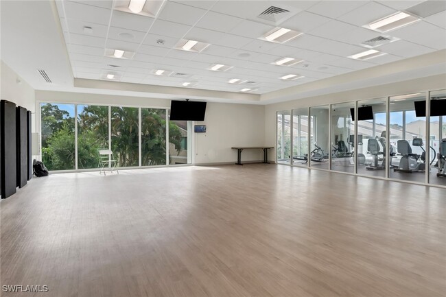 Building Photo - 5250 Fox Hollow Dr
