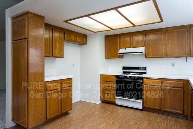 Building Photo - 649 Mustang Glen