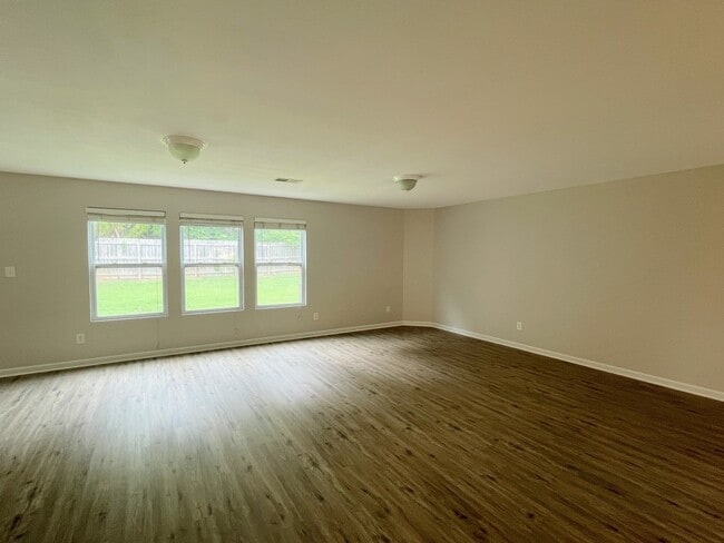 Building Photo - 30003 Westfield Dr