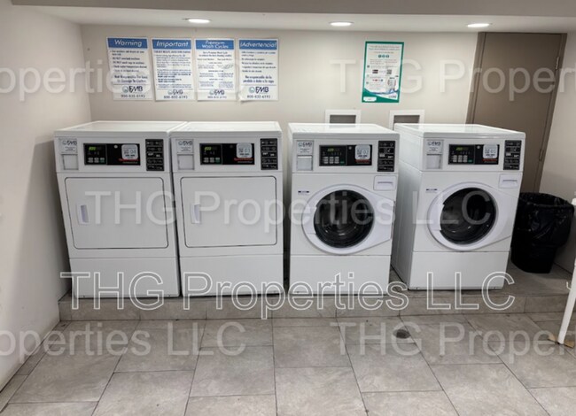 Building Photo - 490 Tremont Ave