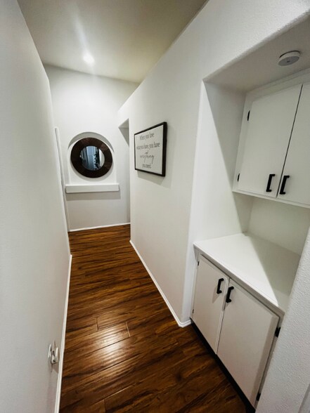 Building Photo - 26928 Montseratt Ct