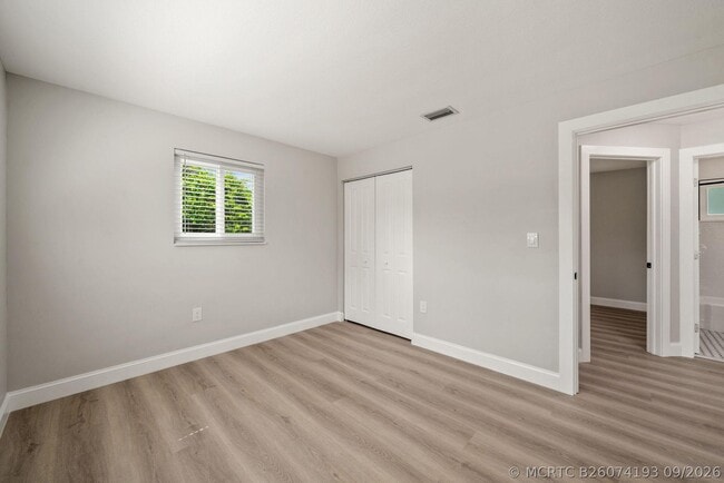 Building Photo - 2071 W Carol Cir