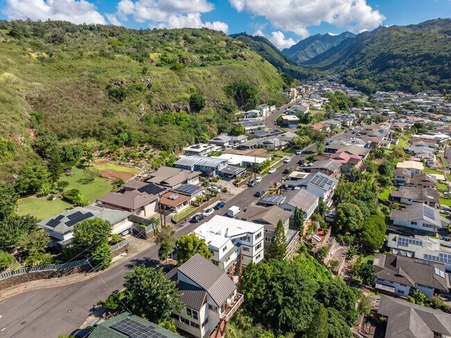 Building Photo - 1413 Ala Iolani St