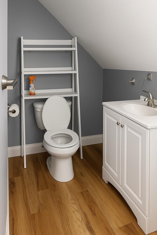 Building Photo - 84 Park St