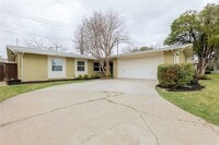 Building Photo - 11839 High Meadow Dr