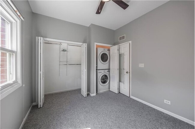 Building Photo - 855 W Erie St