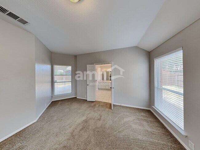 Building Photo - 646 Spanish Oak Ct