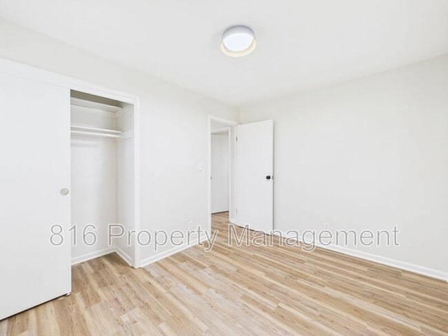 Building Photo - 8215 Ruskin Way