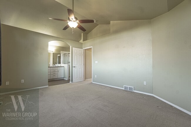 Building Photo - 9631 Stoneglen Dr