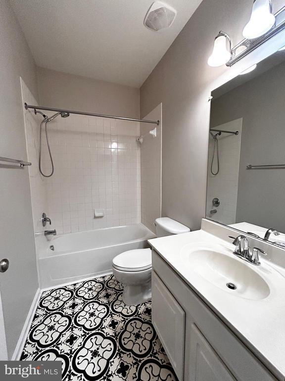 Building Photo - 312 Quinton Oaks Cir