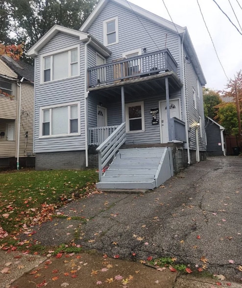 Building Photo - 15786 Mandalay Ave