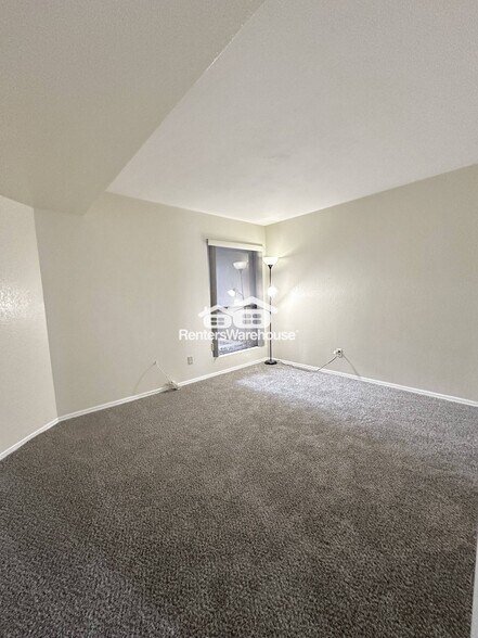 Building Photo - 9279 N 47th Dr