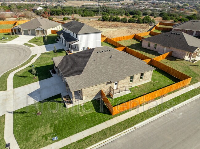 Building Photo - 102 Logan Ct