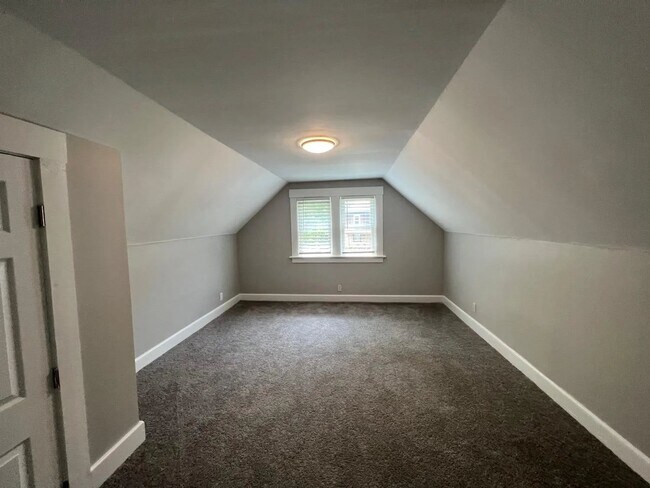 Building Photo - 4130 Talbert St