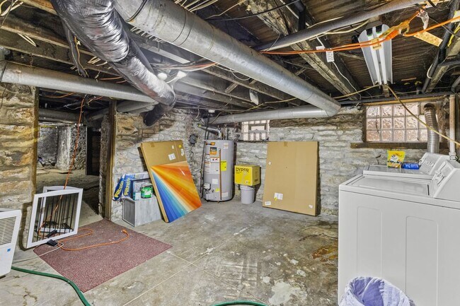 Building Photo - 67 E 1st Ave