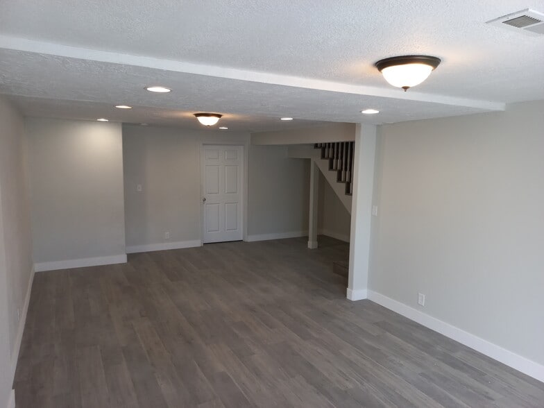 Building Photo - 5256 W 3830 S