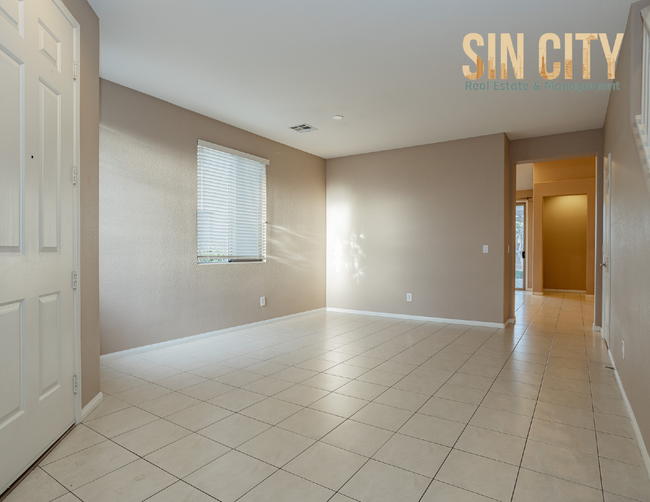 Building Photo - Luxurious 4 Bed, 3 Bath Home in Henderson,...