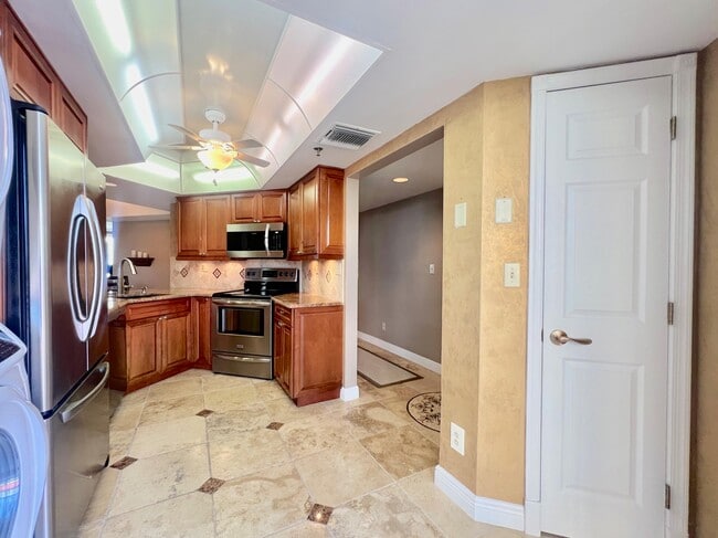 Building Photo - 3870 N Hwy A1A