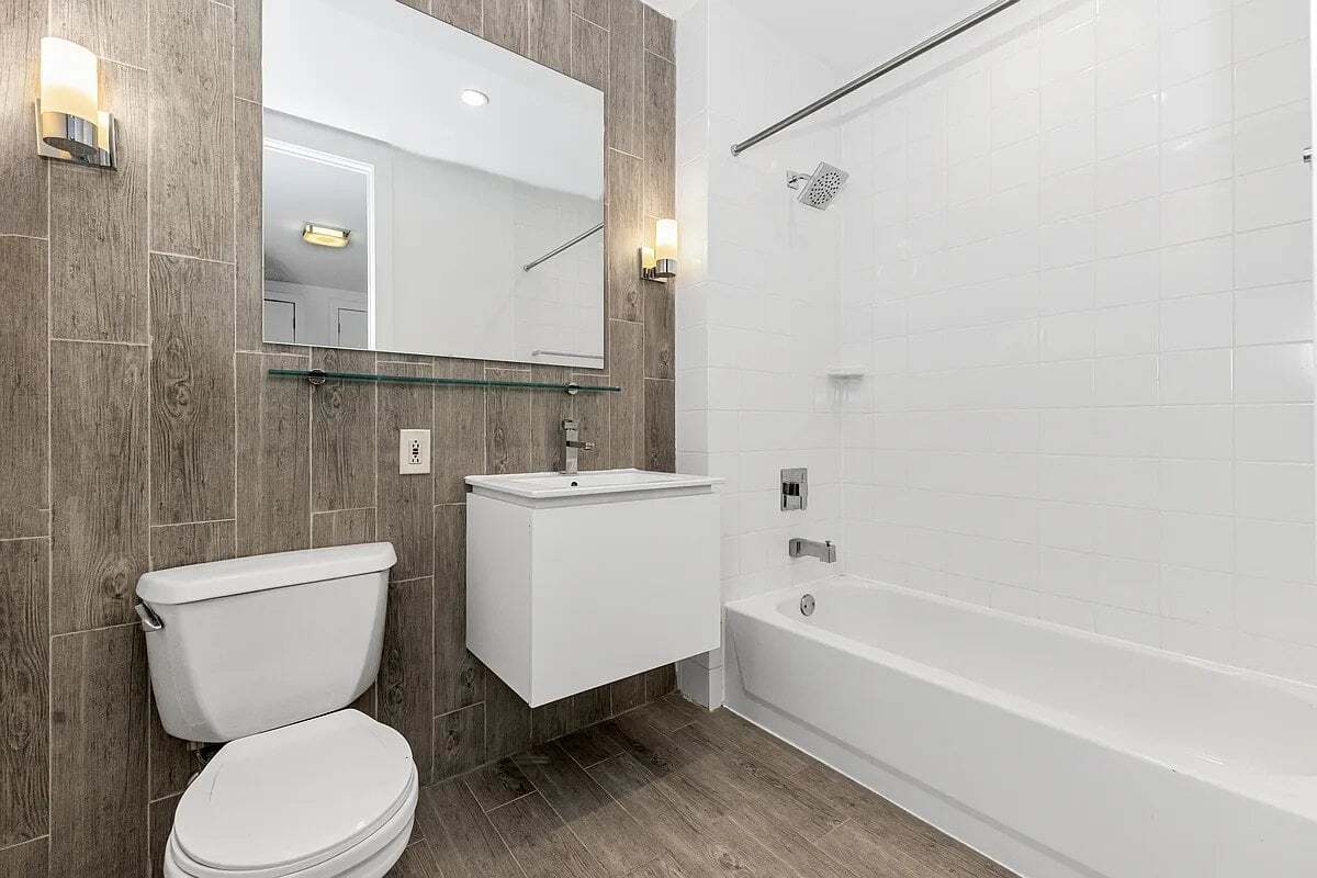 Building Photo - 50 Murray St