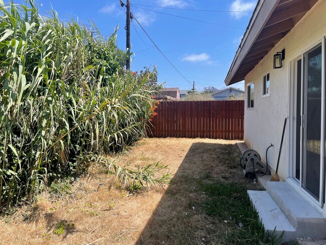 Building Photo - 2 bedrooms 1 bath home in Imperial Beach. ...