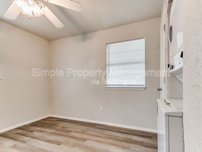 Building Photo - 5832 NW 31st Ter