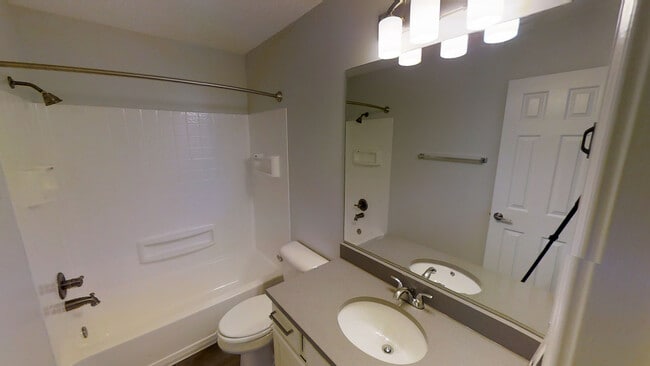 Bathroom - Lakestone
