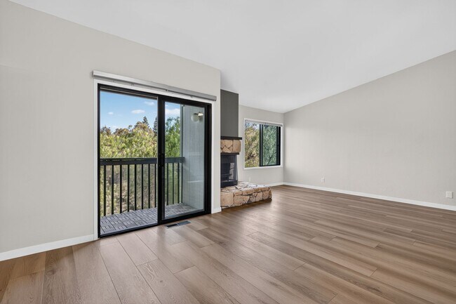 Building Photo - Beautiful 2BR/2BA Townhome with Valley Views, Covered Parking & In-Unit Laundry