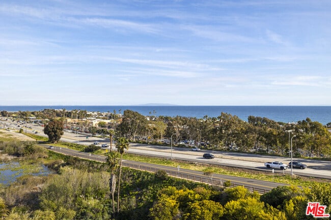 Building Photo - 23901 Civic Center Way