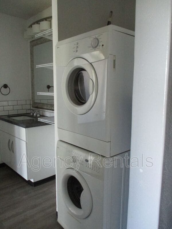 Building Photo - 98-410 Koauka Loop #29B