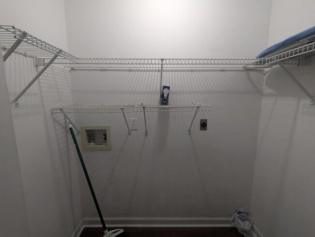 Building Photo - 202 Whetherbine Way W