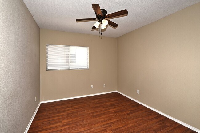 Building Photo - GREAT HOME  |  3 BEDROOMS + OFFICE  |  CLO...