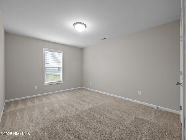 Building Photo - 227 Patriot Dr