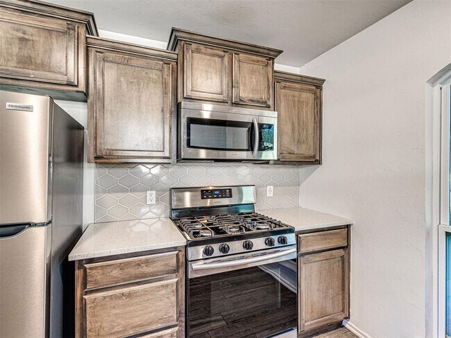 Building Photo - 3012 NW 184th Terrace