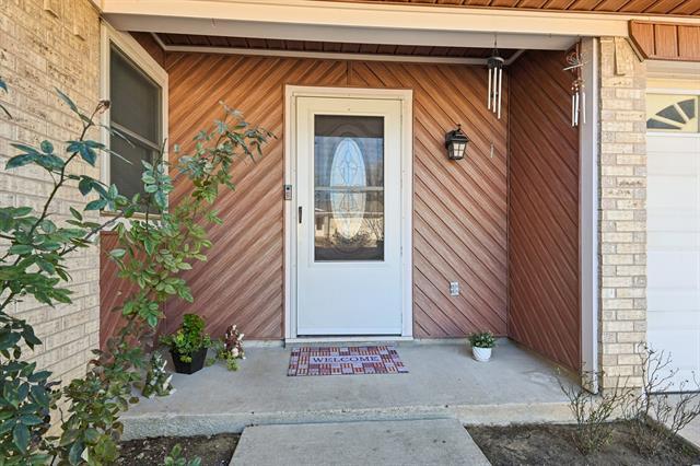 Building Photo - 2106 Avalon Ln