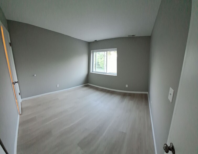 Building Photo - 25735 Lorain Rd