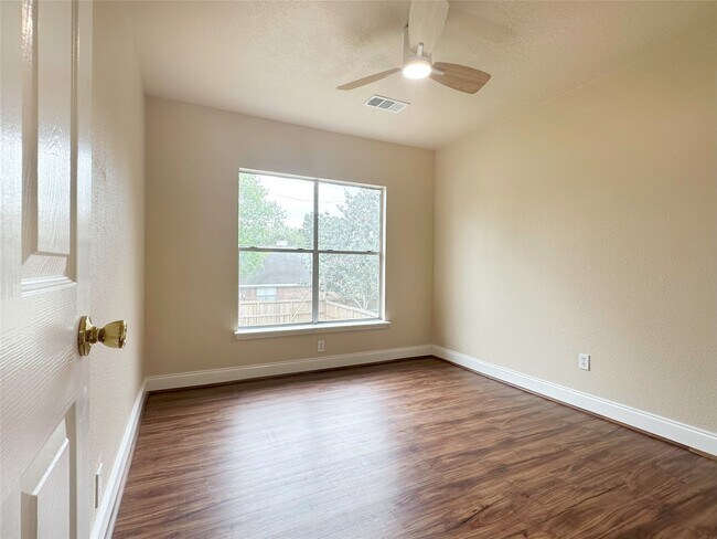 Building Photo - 20603 Apache Lake Dr