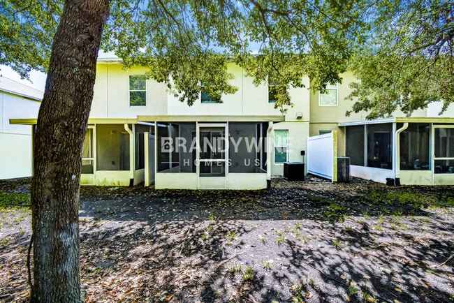 Building Photo - 11856 Lake Bend Cir