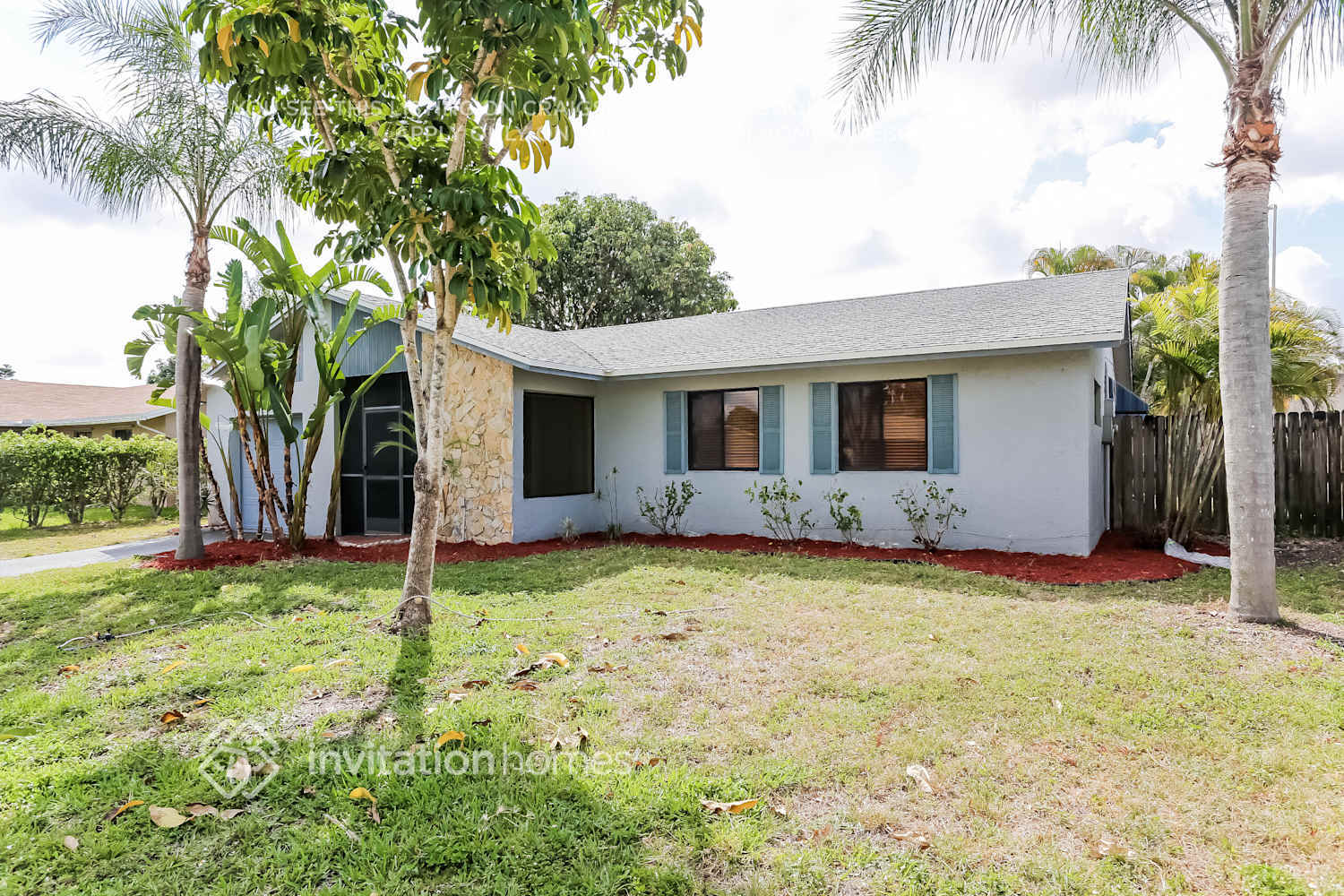 Building Photo - 4915 SW 12th St