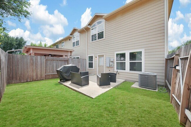 Building Photo - 5112 Gable Ln