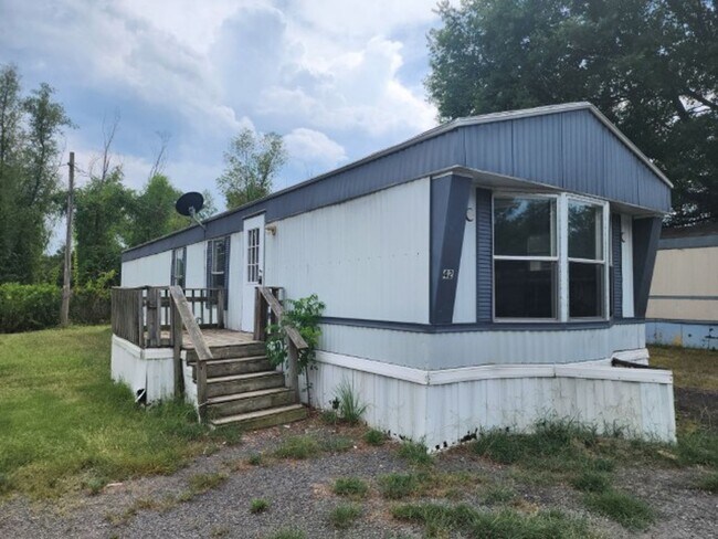 Building Photo - 42 Wilma Ln