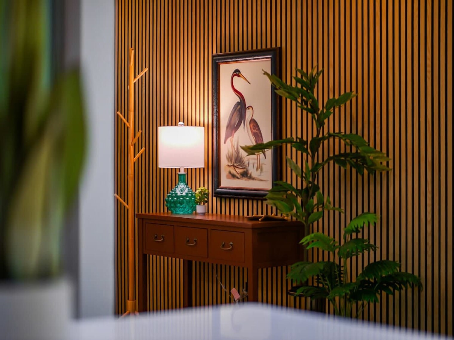 Building Photo - 5012 Hollyview Dr