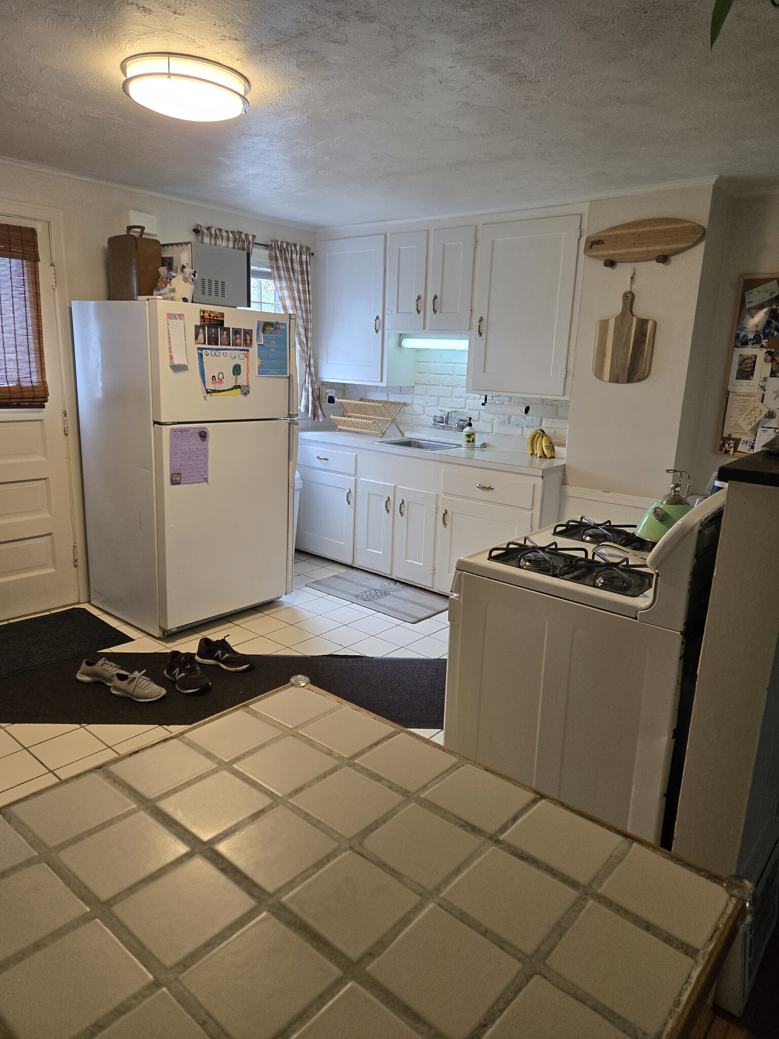 Building Photo - 615 Starin Ave