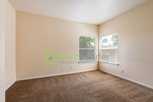 Building Photo - WOW CHECK OUT THIS AWESOME HOME IN RIVERVIEW ESTATES