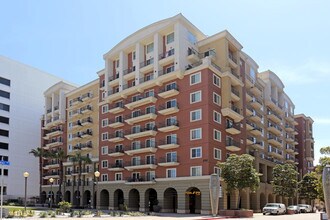 Building Photo - Camden Harbor View
