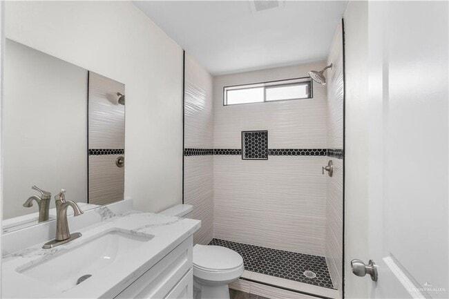 Building Photo - 211 Gastel Cir