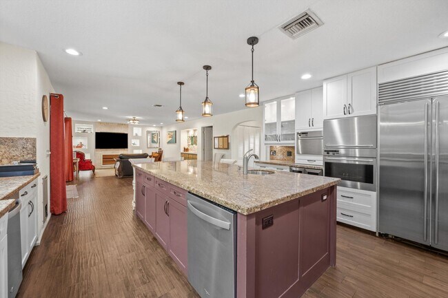 Building Photo - 92 Squire Dr
